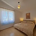 Bartol With Free Bikes Apartman