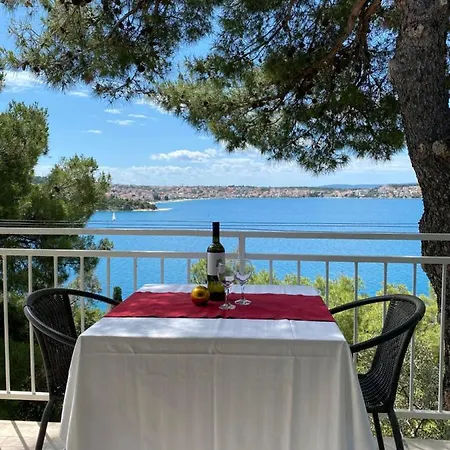 Daire Bartol With Free Bikes