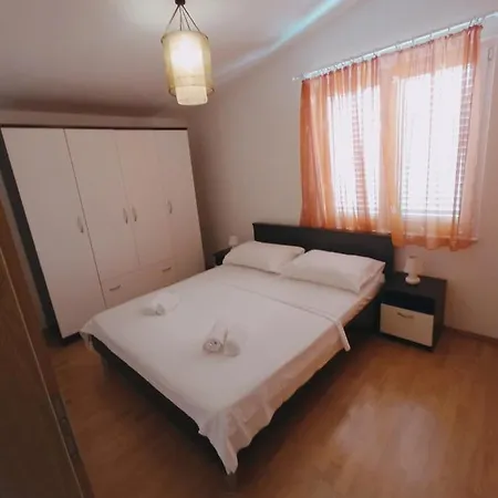 Bartol With Free Bikes Apartman