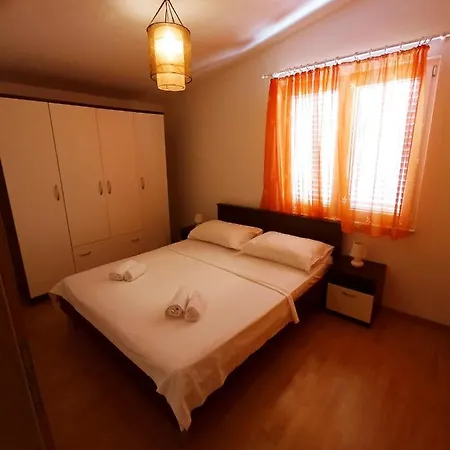 Bartol With Free Bikes Apartman