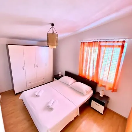 Bartol With Free Bikes Apartman