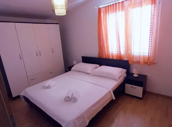 Apartments Bartol With Free Bikes *