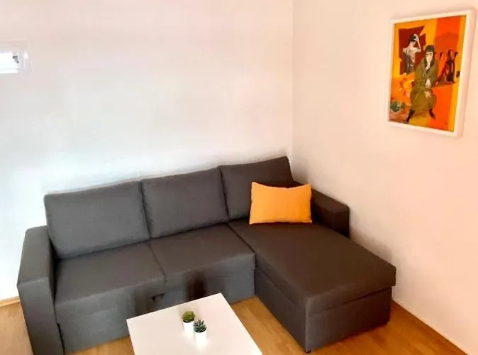 Bartol With Free Bikes 트로기르